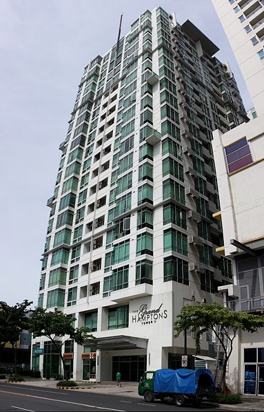 File:2013.08.15 The Grand Hamptons Tower IIA.jpg