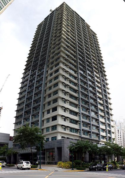 File:2013.08.15 The Fort Residences I.jpg